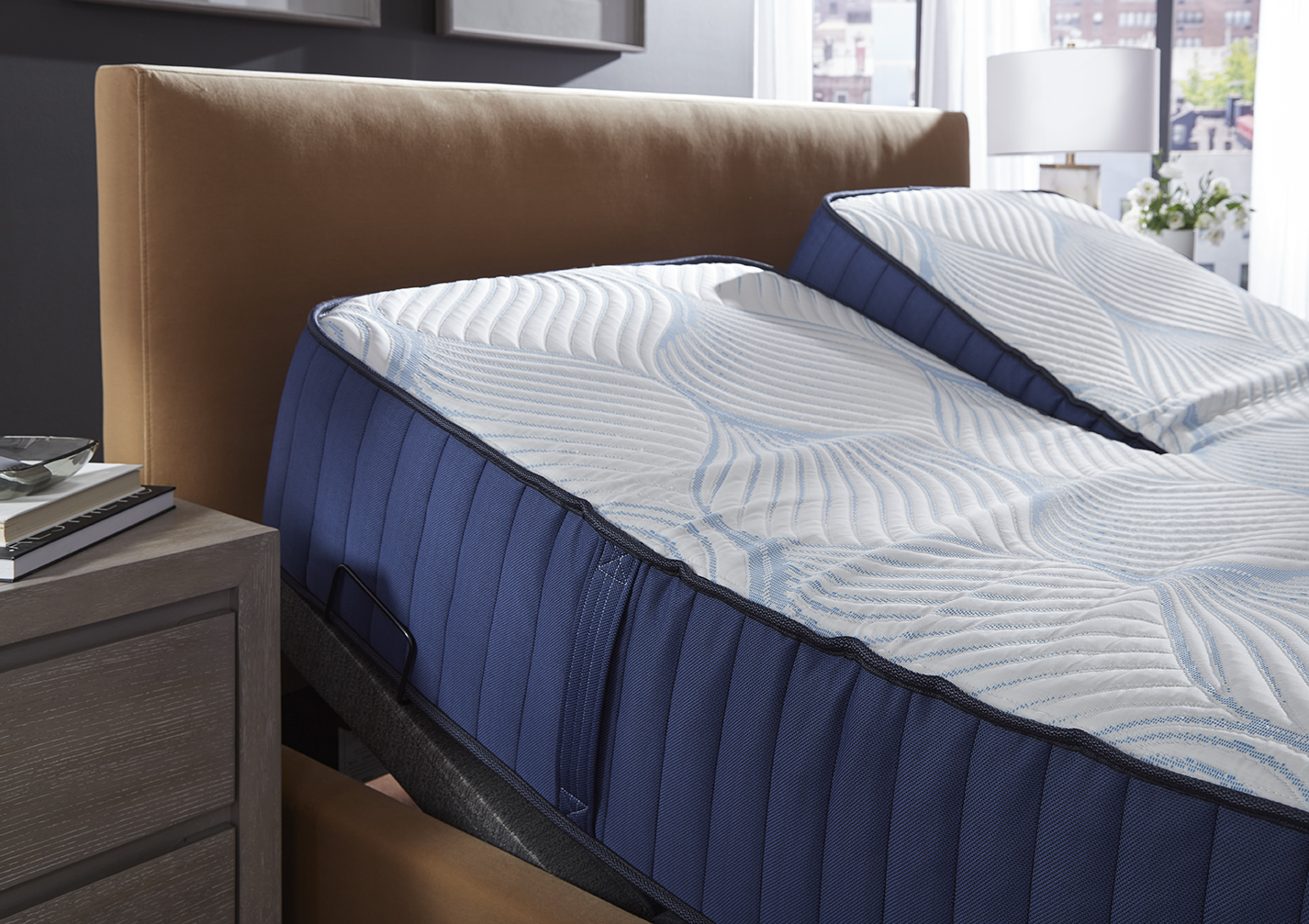 Glacier Luxe Peak Plush Hybrid Mattress - Image 2